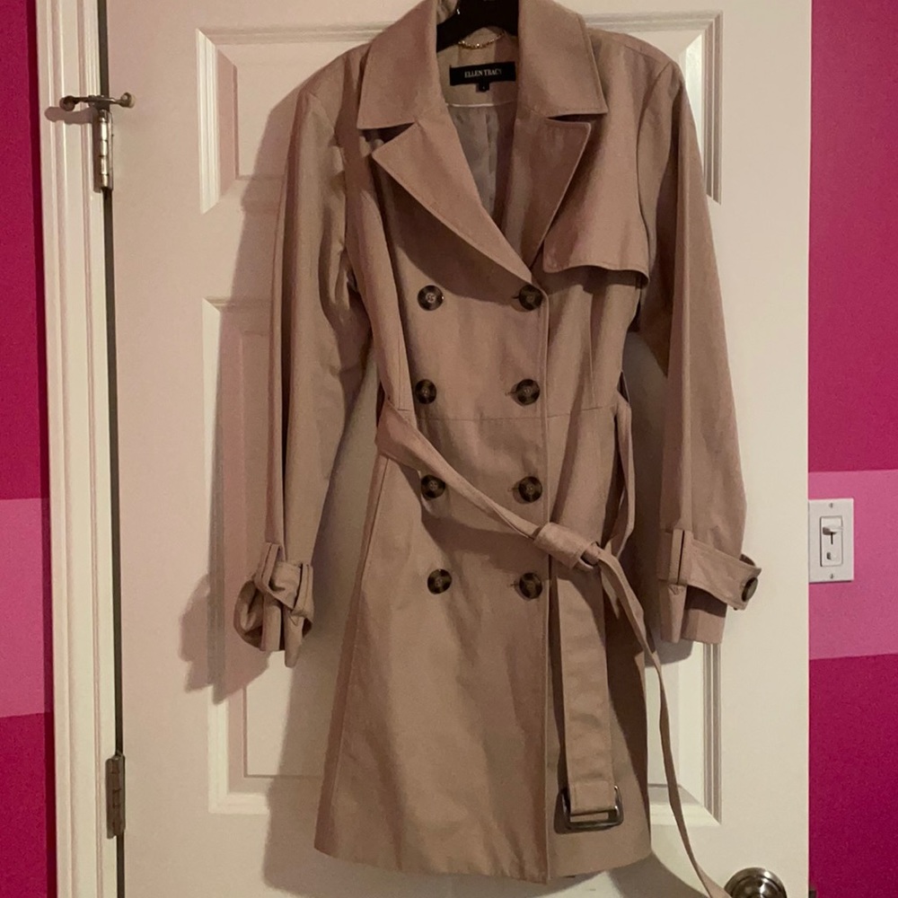 Classic Ellen Tracy beige trench coat size large